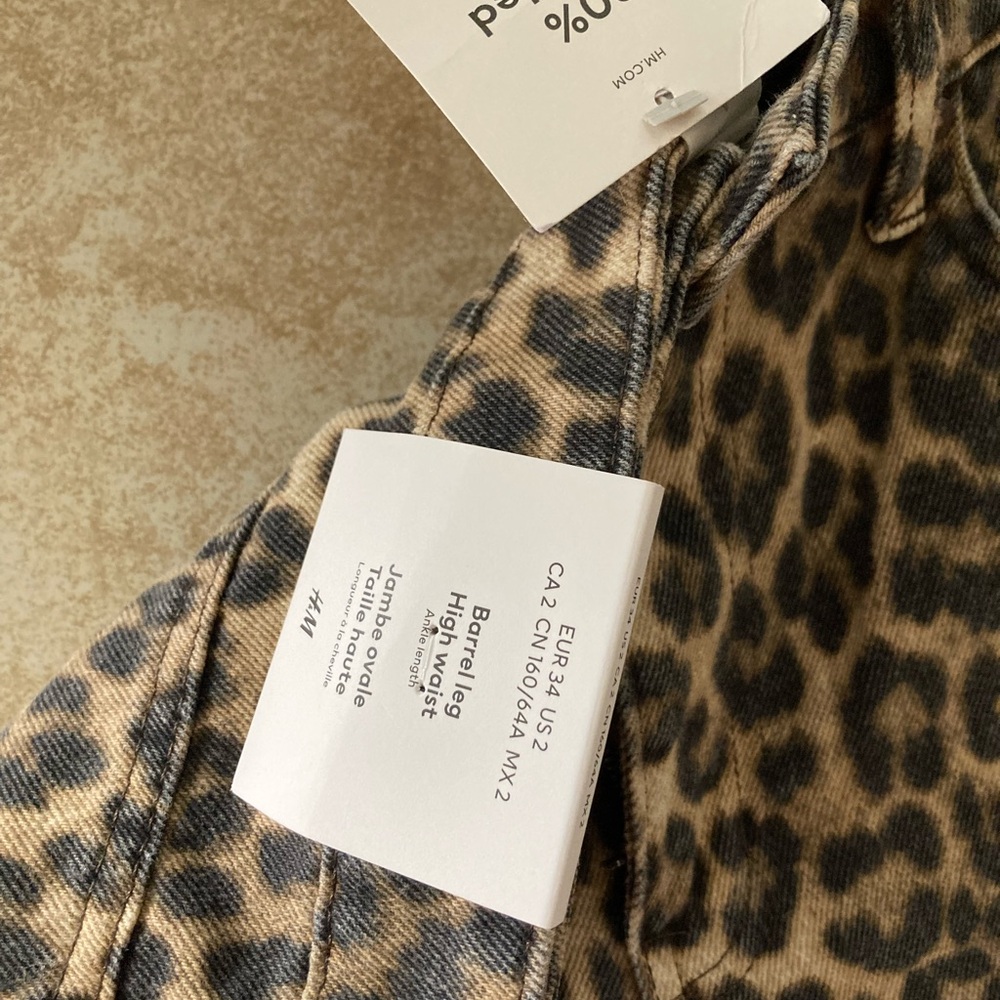 Leopard print high waist barrel jeans - size 4 - Picture 7 of 12